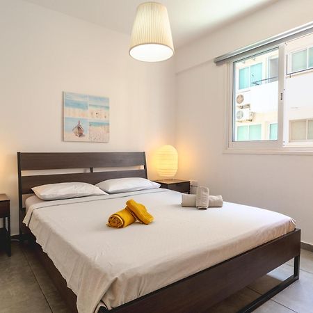 Kave Blue Mackenzie 1 Bdr Flat With Pool Daire Larnaca Dış mekan fotoğraf