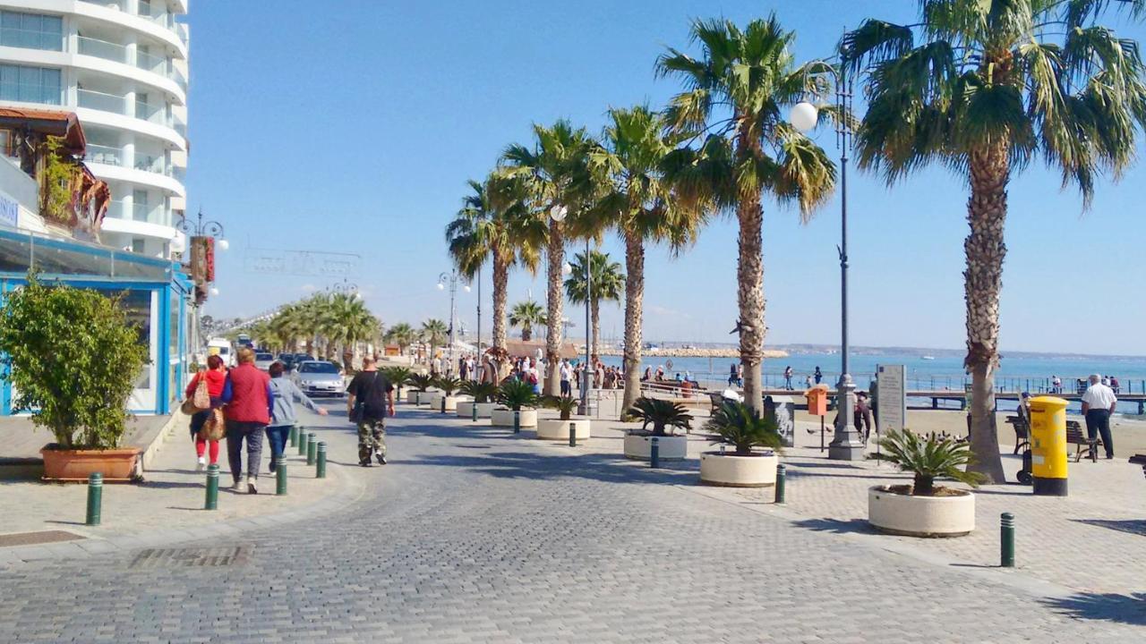 Kave Blue Mackenzie 1 Bdr Flat With Pool Daire Larnaca Dış mekan fotoğraf